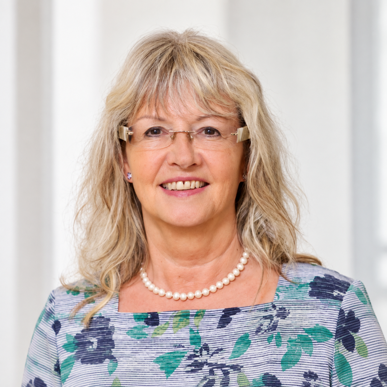 Prof. Dr. Sigrid Saaler-Reinhardt portrait placeholder